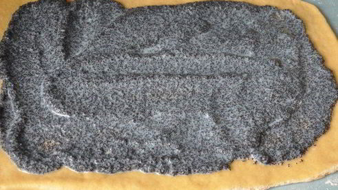 рулет дрожжевой