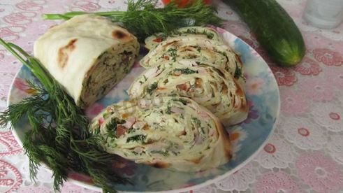 рулет из домашнего лаваша с начинкой