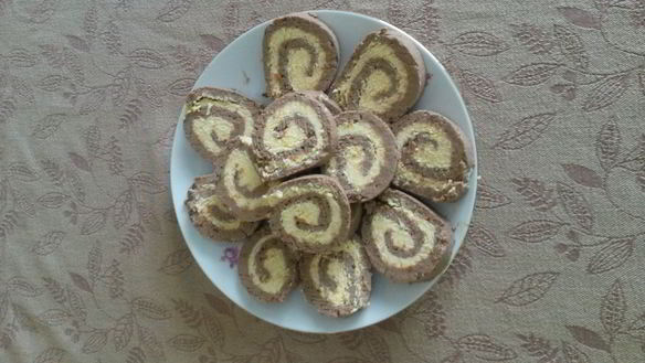 Рецепт Рулета из куриной печени с сырно-яичной начинкой