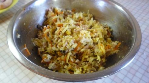 рулет кальмары фаршированные грибами и рисом