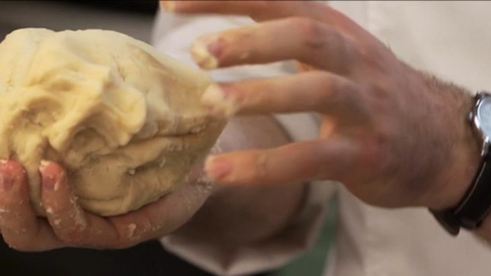 рулет мраморный с немецкими колбасками