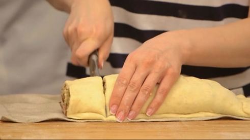 рулет мраморный с немецкими колбасками