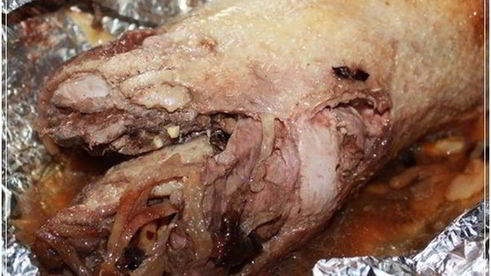 рулет с яблоками и черносливом