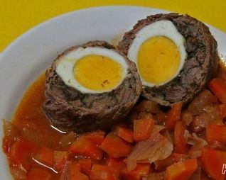 Рулет с яйцом и зеленью