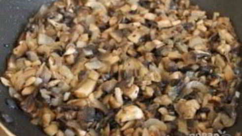 рулетики из куриной грудки с грибами