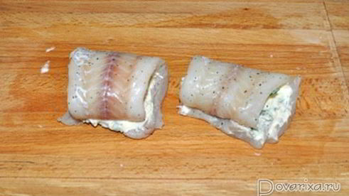 рулетики из минтая с плавленым сыром и зеленью