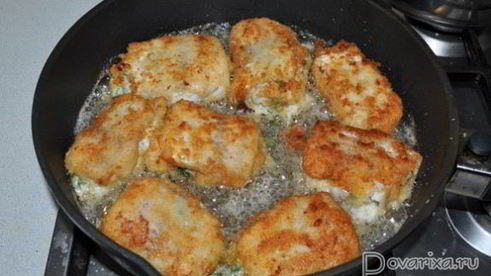 рулетики из минтая с плавленым сыром и зеленью