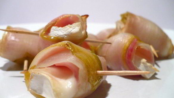 Рецепт Рулетиков из цикория с сырной начинкой