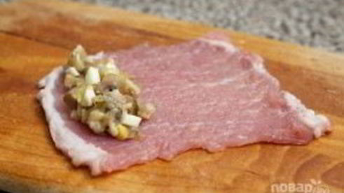 рулетики мясные с разной начинкой