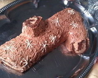 Шоколадный рулет Рождественское полено