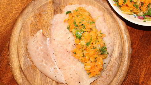 сочные рулетики из куриных грудок