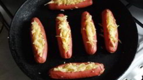 сосиски с сыром в духовке