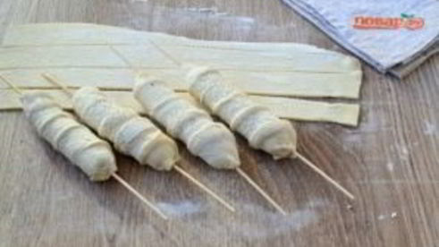 сосиски в тесте на шпажках