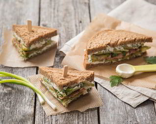 Сэндвич с фетой и беконом