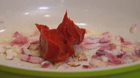 сэндвич с индейкой, изюмом и оливками