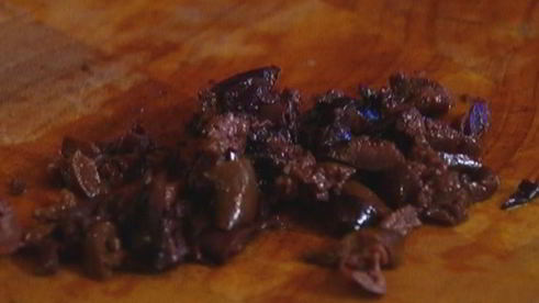 сэндвич с индейкой, изюмом и оливками