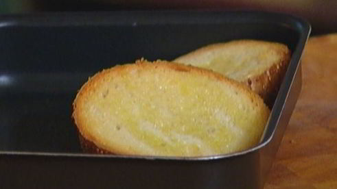 сэндвич с индейкой, изюмом и оливками