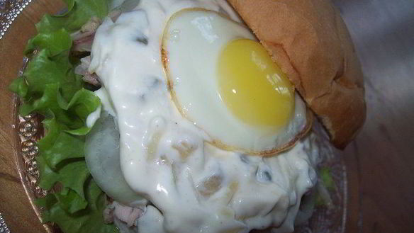 Рецепт Сэндвича с курицей, горчицей и перепелиным яйцом