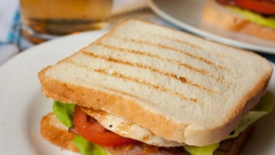 Рецепт сэндвича с курицей и беконом