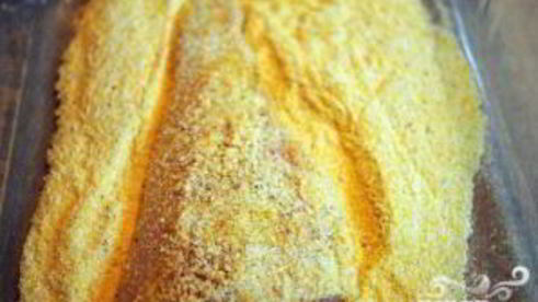 сэндвич с рыбой и соусом