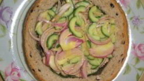 сэндвич с салатом ницца