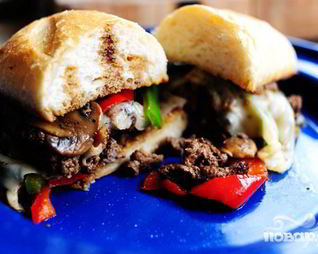 Сэндвичи с говядиной, болгарским перцем и грибами