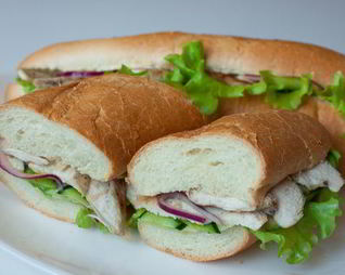 Сэндвичи с курицей и маринованным цуккини