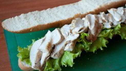 сэндвичи с курицей и маринованным цуккини