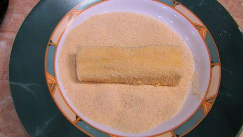 сыр, зажаренный в сухарях