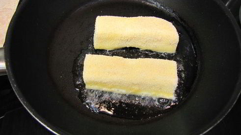 сыр, зажаренный в сухарях