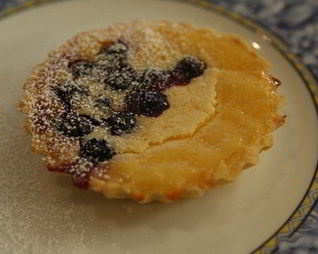 Лимонные тарталетки с голубикой