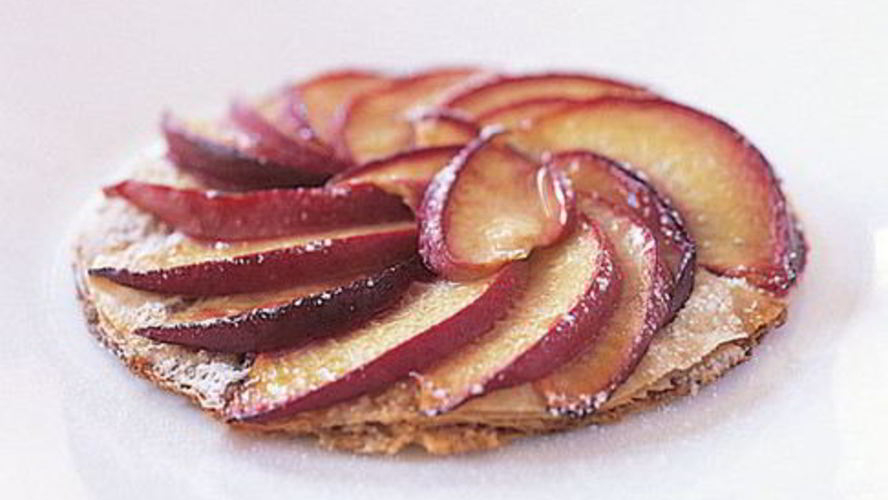 Рецепт миндальных тарталеток с нектаринами в карамели