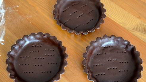 шоколадные тарталетки с клубникой