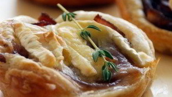 Рецепт Тарталеток с красным луком и сыром