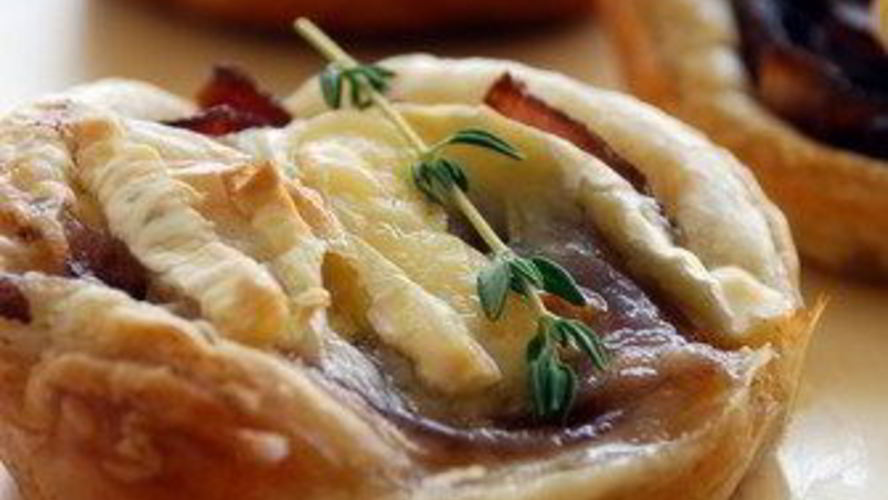 Рецепт тарталеток с красным луком и сыром