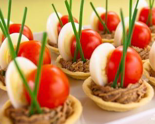 Тарталетки с печеночным паштетом