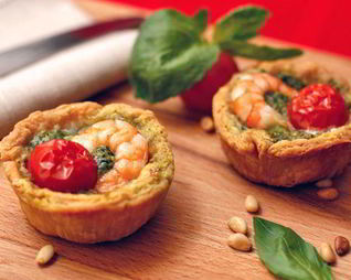 Тарталетки с песто и креветками