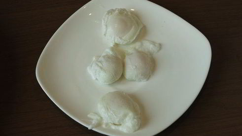 тарталетки с яйцом пашот