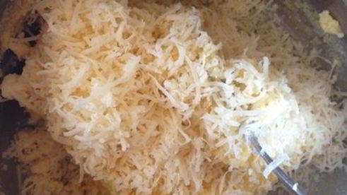 закусочные тарталетки из поленты с козьим сыром и помидорками черри