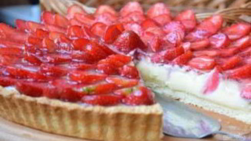 клубничный тарт с заварным кремом