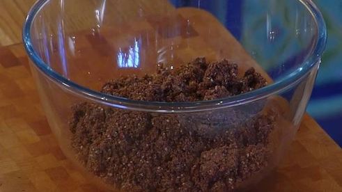 медовый тарт с ежевикой и миндалем