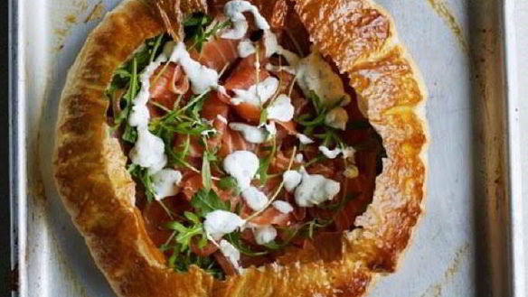 Рецепт Тарта из копченого лосося и сметаны