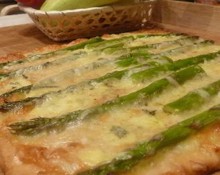 Тарт из спаржи