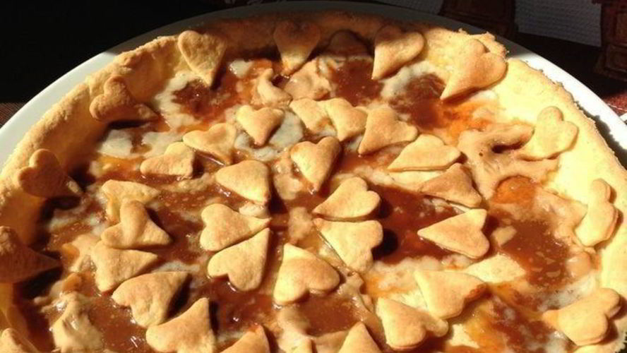 Рецепт тарта из творожного теста с карамельками