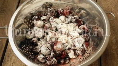 тарт с черешней