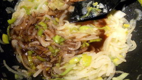 тарт с карамелизованным луком и рикоттой