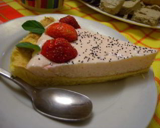 Тарт с клубничным суфле