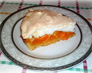 Тарт с манго и меренгой