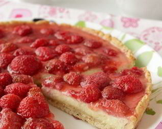 Тарт с рикоттой и клубникой