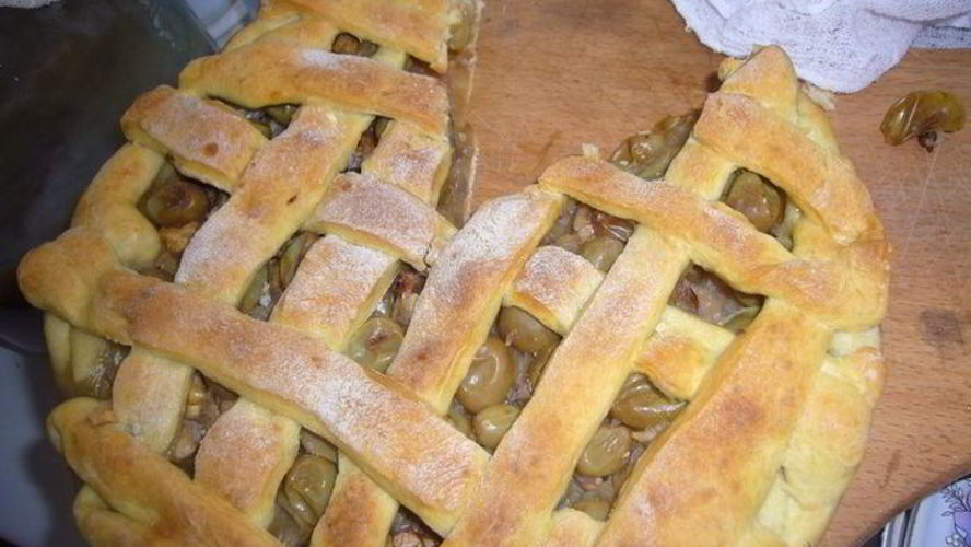 Рецепт тарта с виноградом, орешками и яблоками